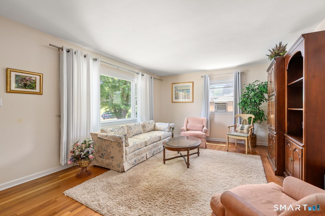 9 Stanton Road North Haven CT 06473