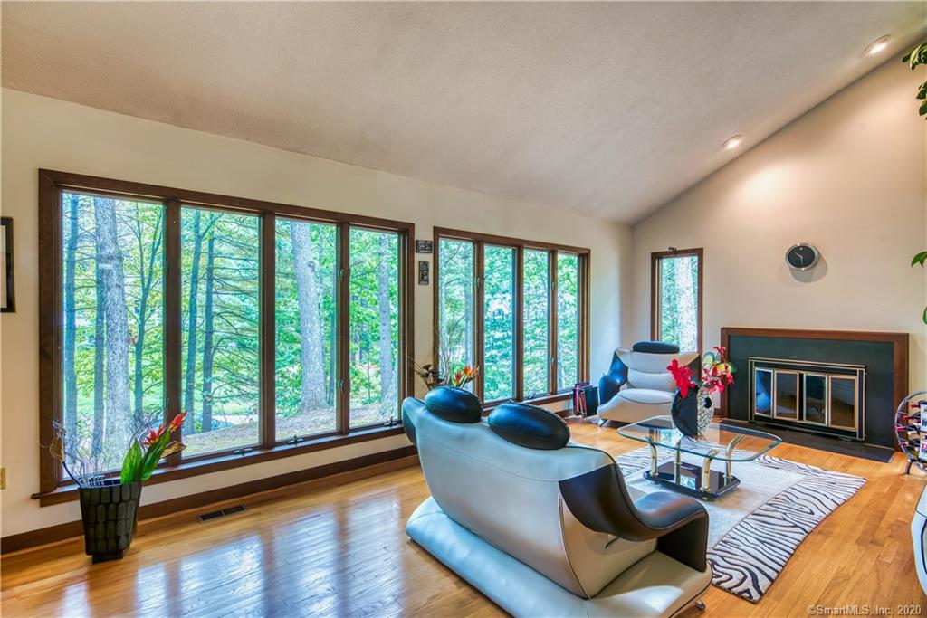 8 Bruce Lane Avon CT 06001