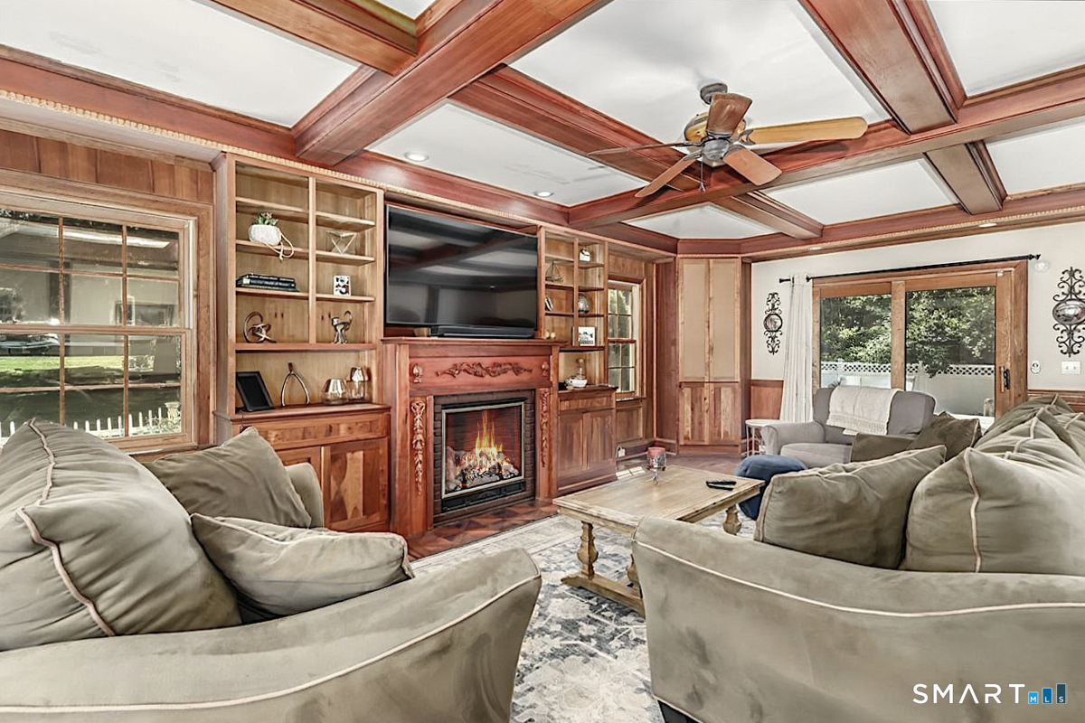 6 Elizabeth Street Newtown CT 06470