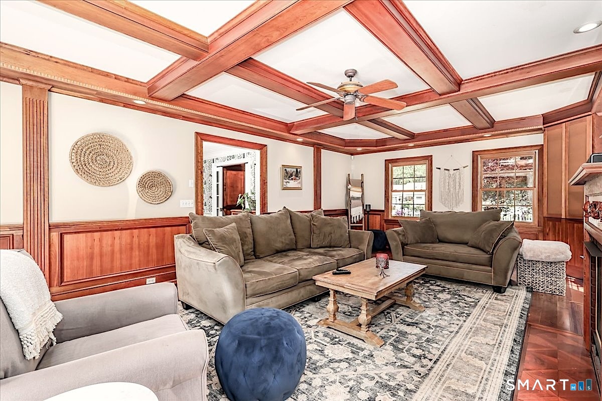 6 Elizabeth Street Newtown CT 06470