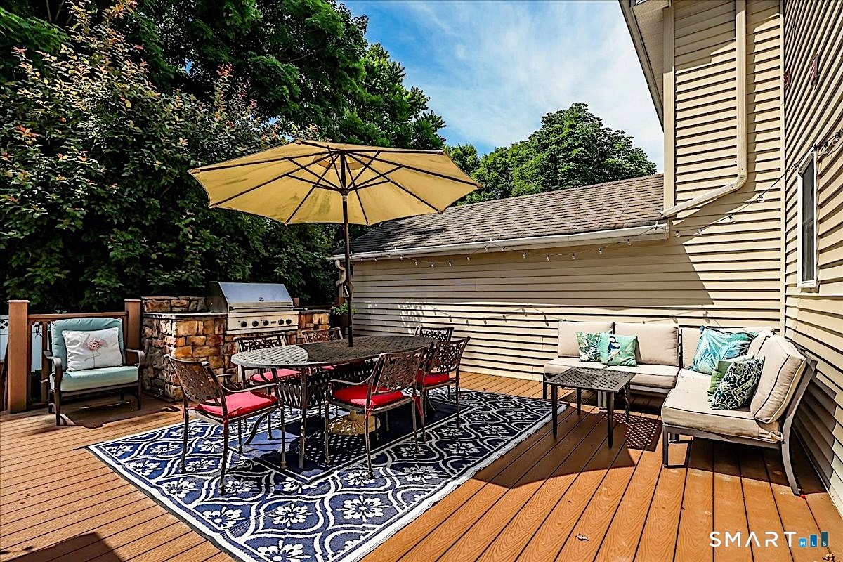 6 Elizabeth Street Newtown CT 06470