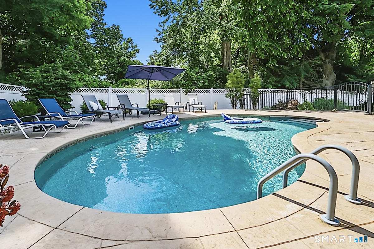 6 Elizabeth Street Newtown CT 06470