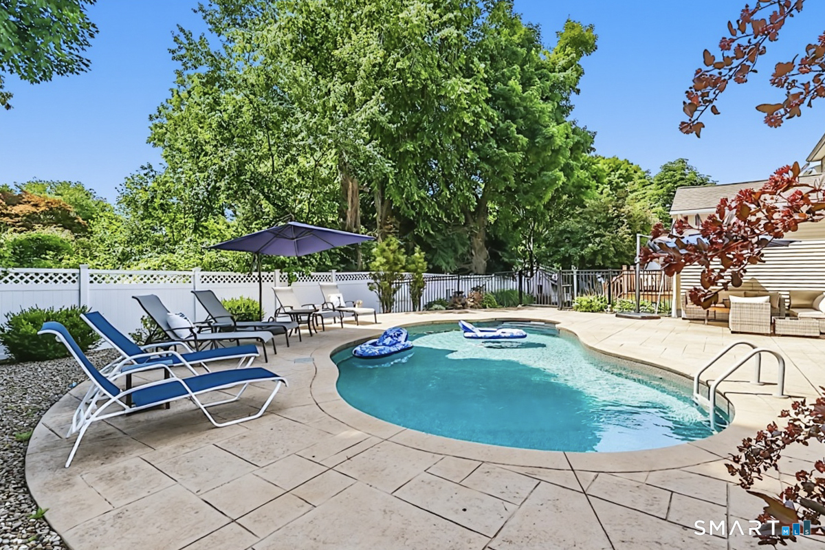 6 Elizabeth Street Newtown CT 06470