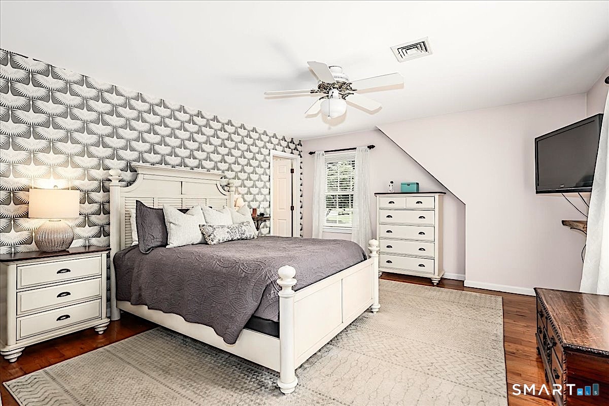 6 Elizabeth Street Newtown CT 06470