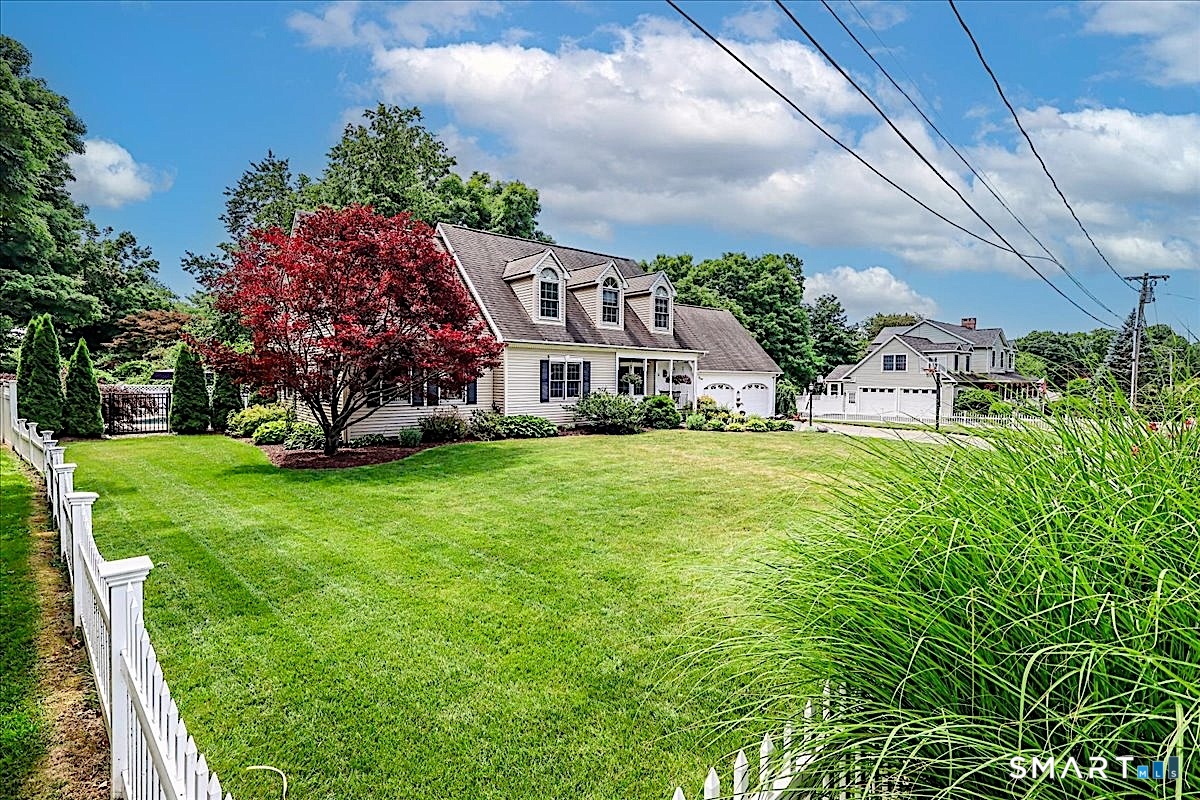 6 Elizabeth Street Newtown CT 06470