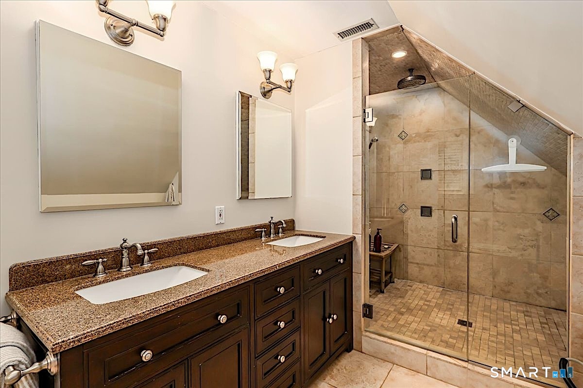6 Elizabeth Street Newtown CT 06470