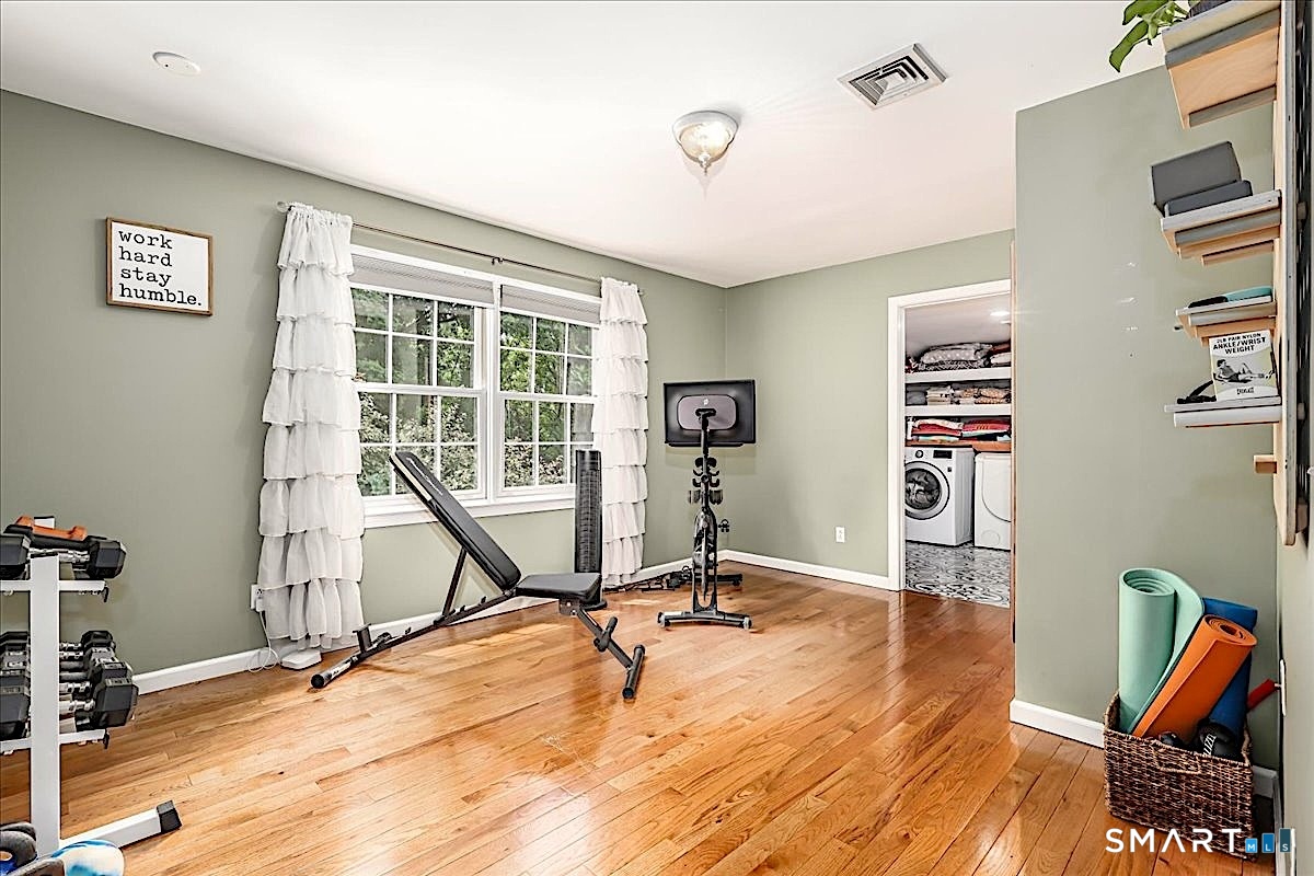 6 Elizabeth Street Newtown CT 06470