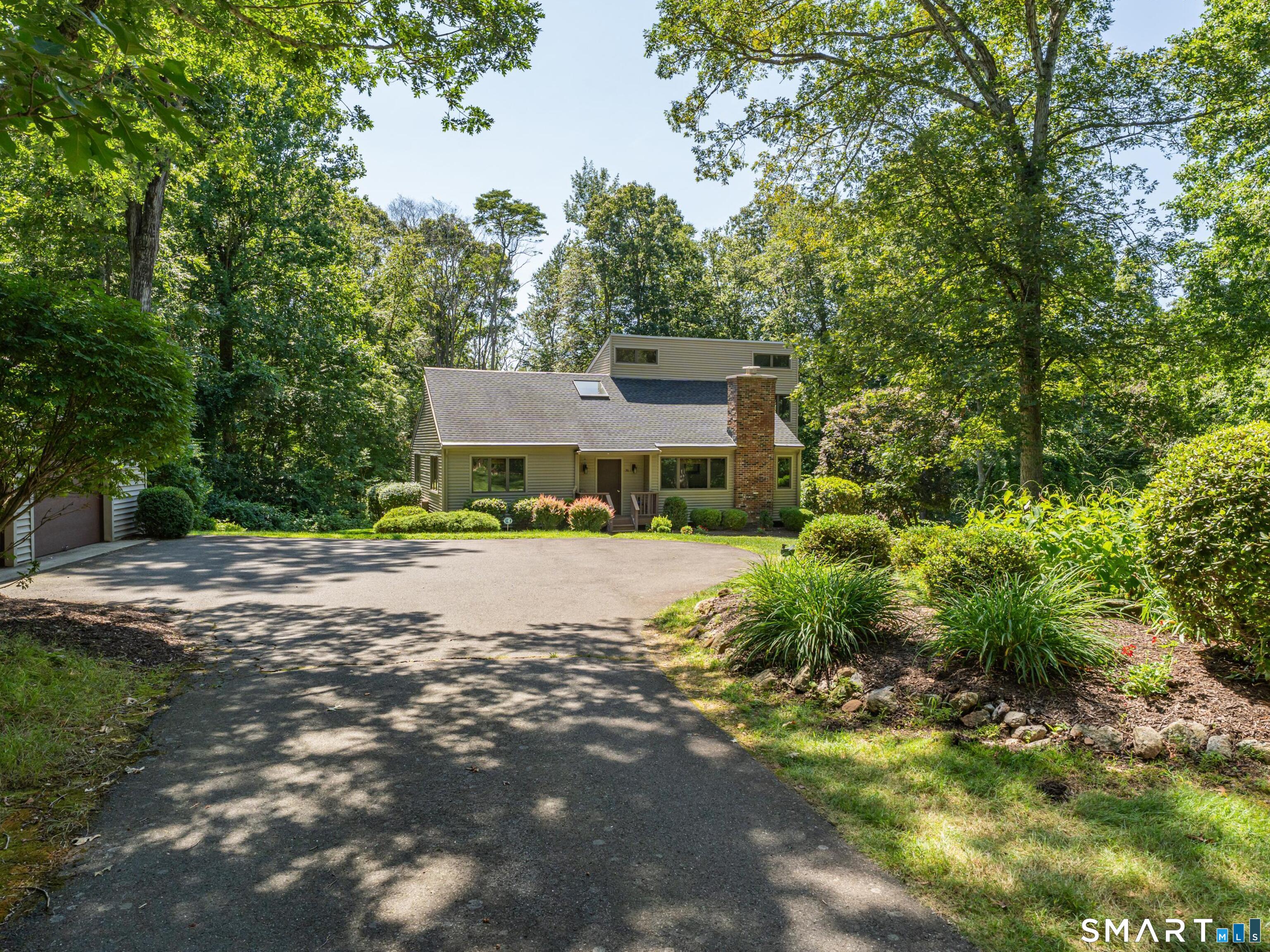 70 Hoadley Creek Circle Guilford CT 06437