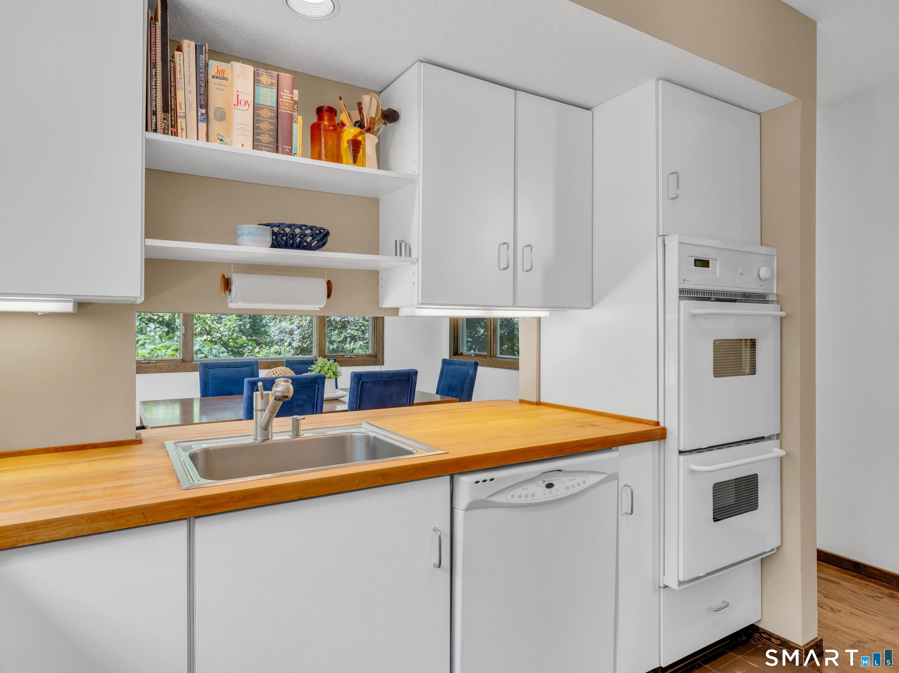 70 Hoadley Creek Circle Guilford CT 06437