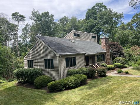70 Hoadley Creek Circle Guilford CT 06437