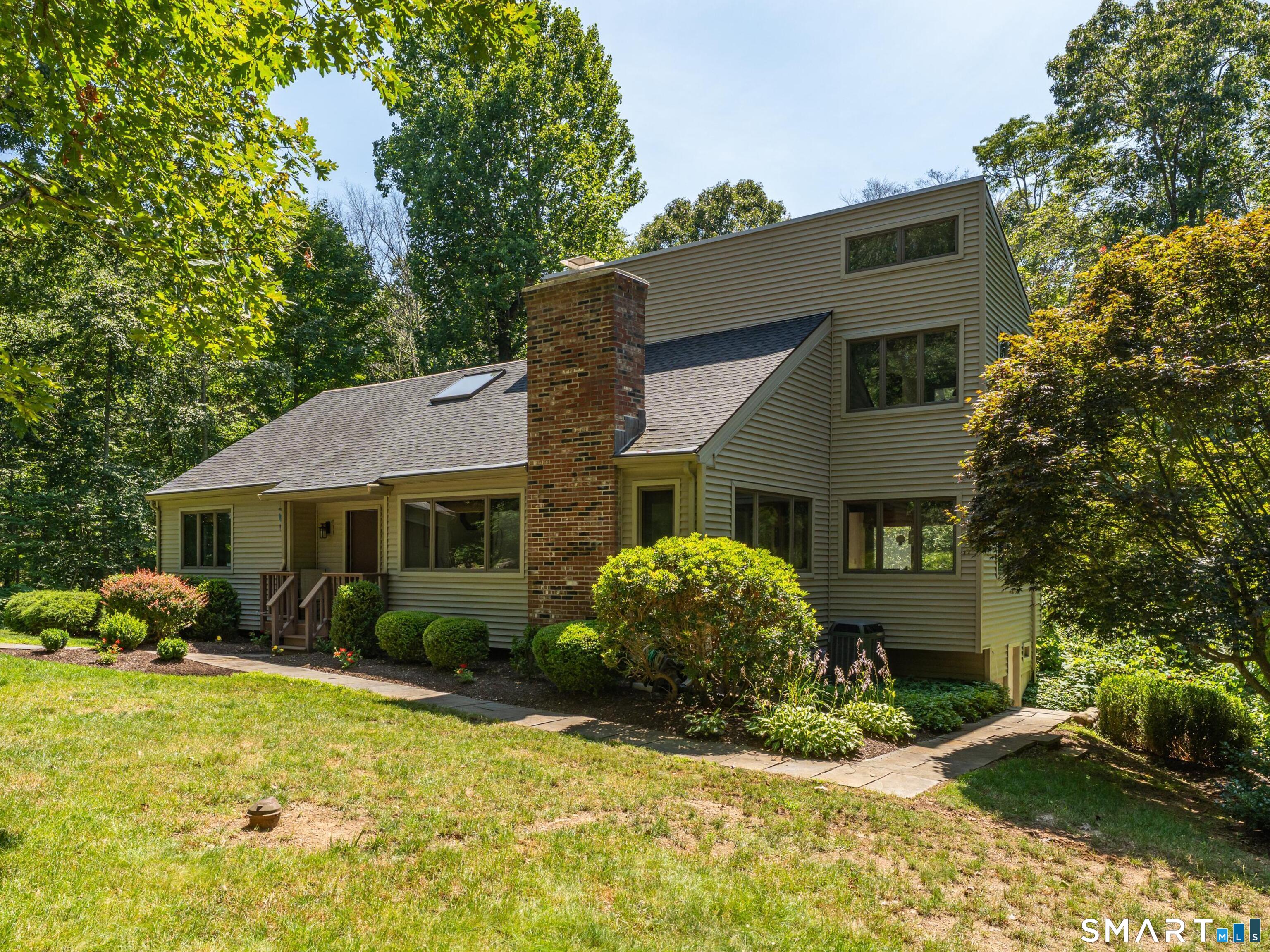 70 Hoadley Creek Circle Guilford CT 06437