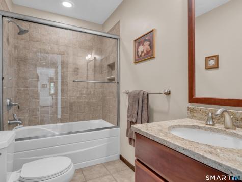 70 Hoadley Creek Circle Guilford CT 06437