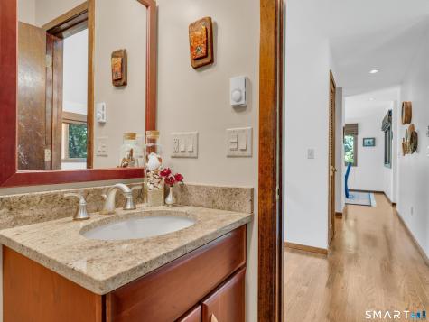 70 Hoadley Creek Circle Guilford CT 06437