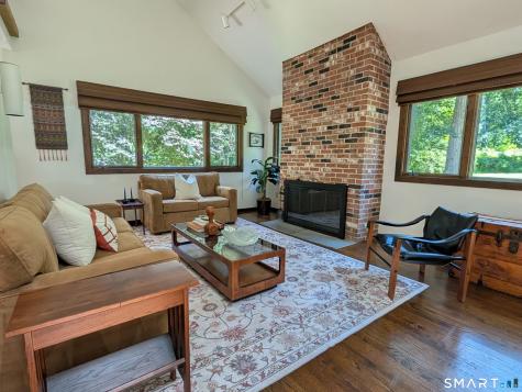 70 Hoadley Creek Circle Guilford CT 06437