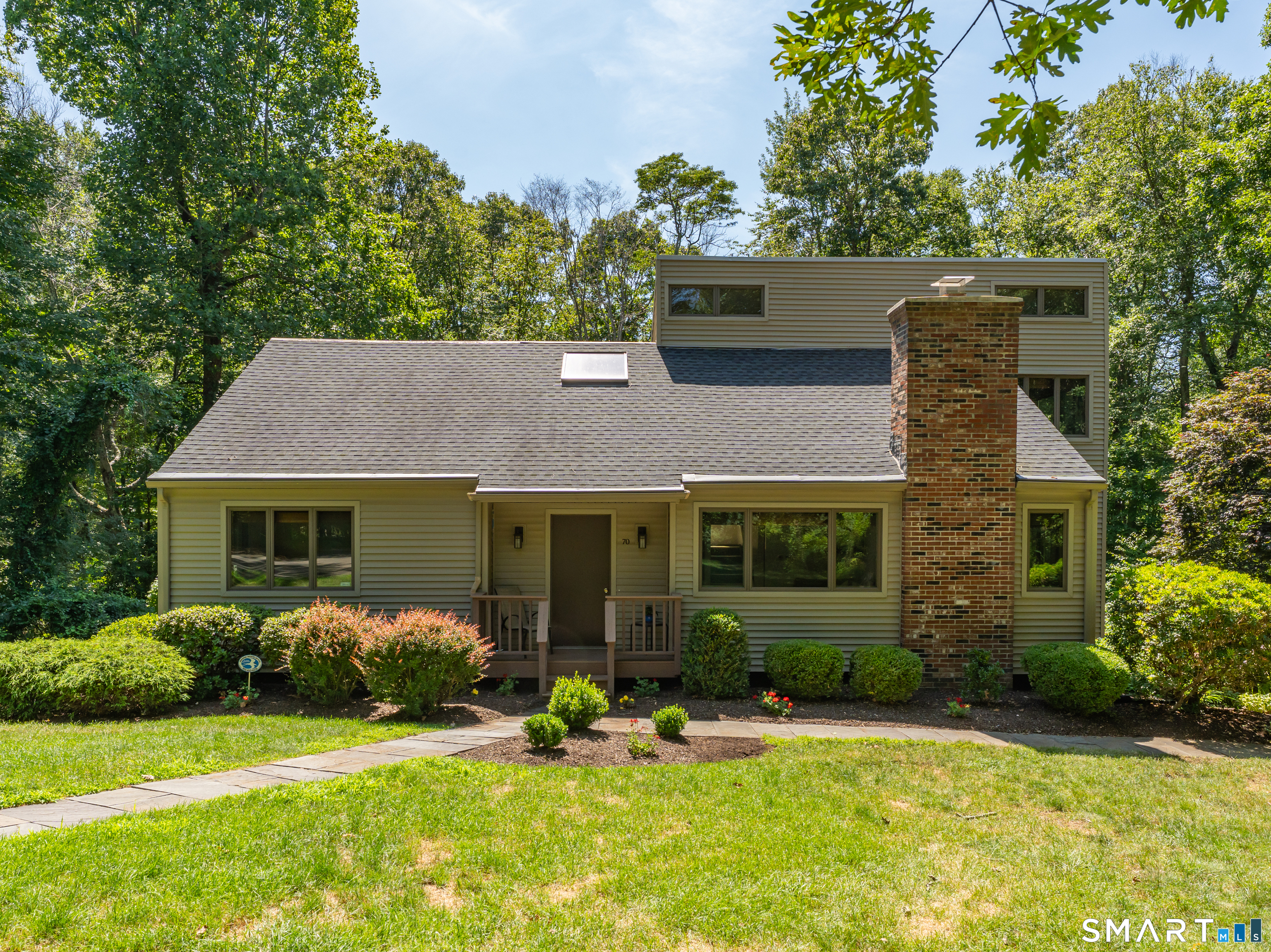 70 Hoadley Creek Circle Guilford CT 06437