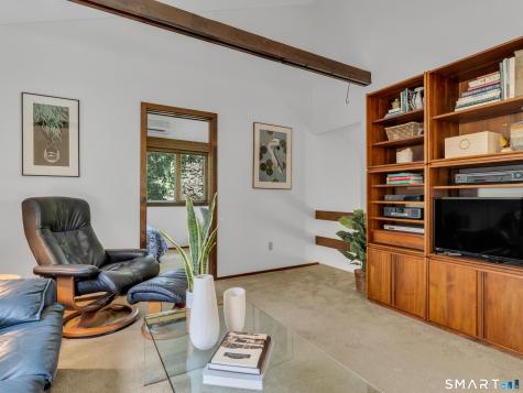 70 Hoadley Creek Circle Guilford CT 06437