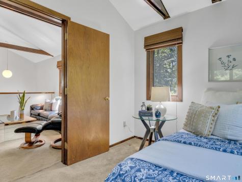 70 Hoadley Creek Circle Guilford CT 06437