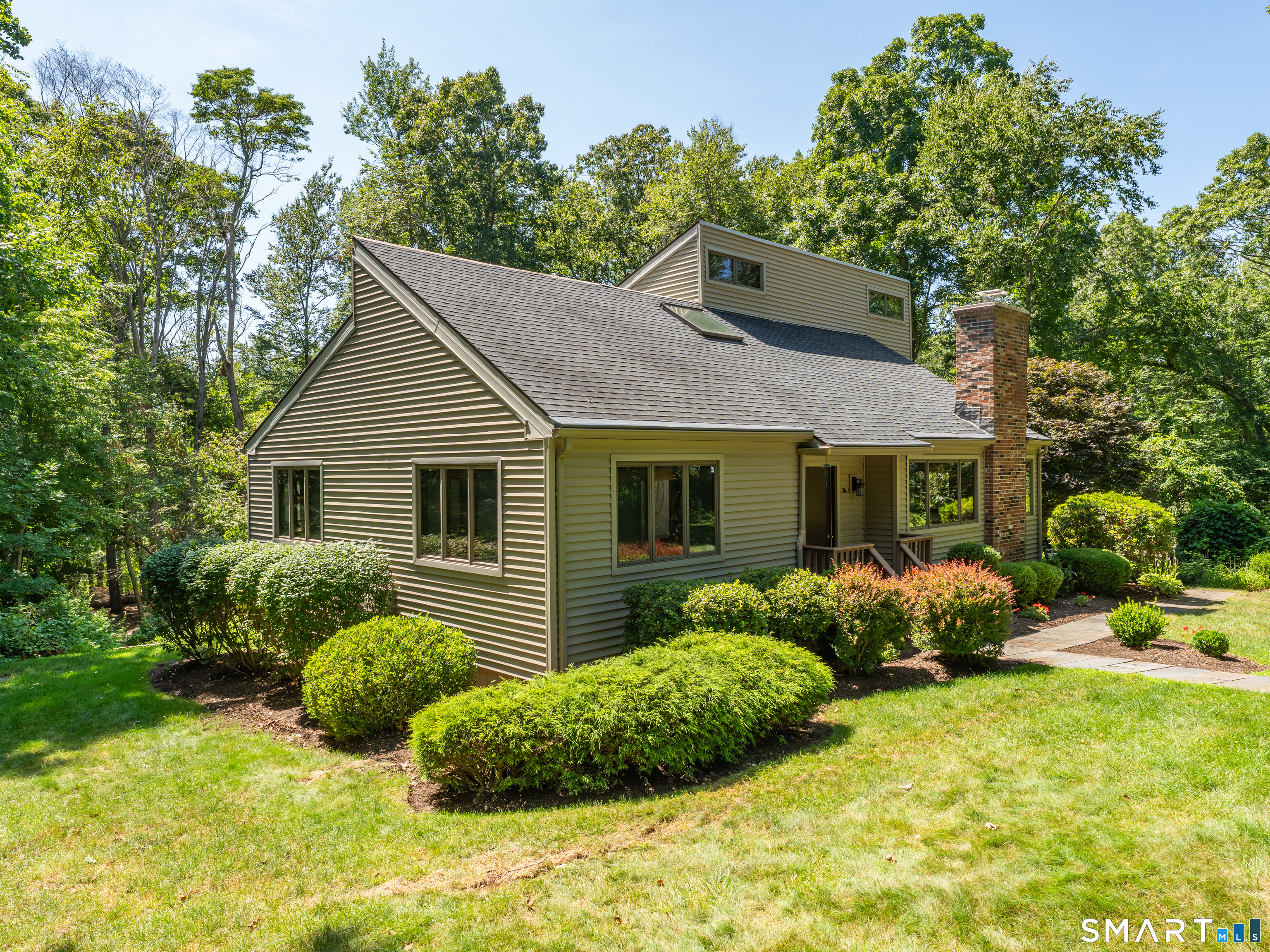 70 Hoadley Creek Circle Guilford CT 06437