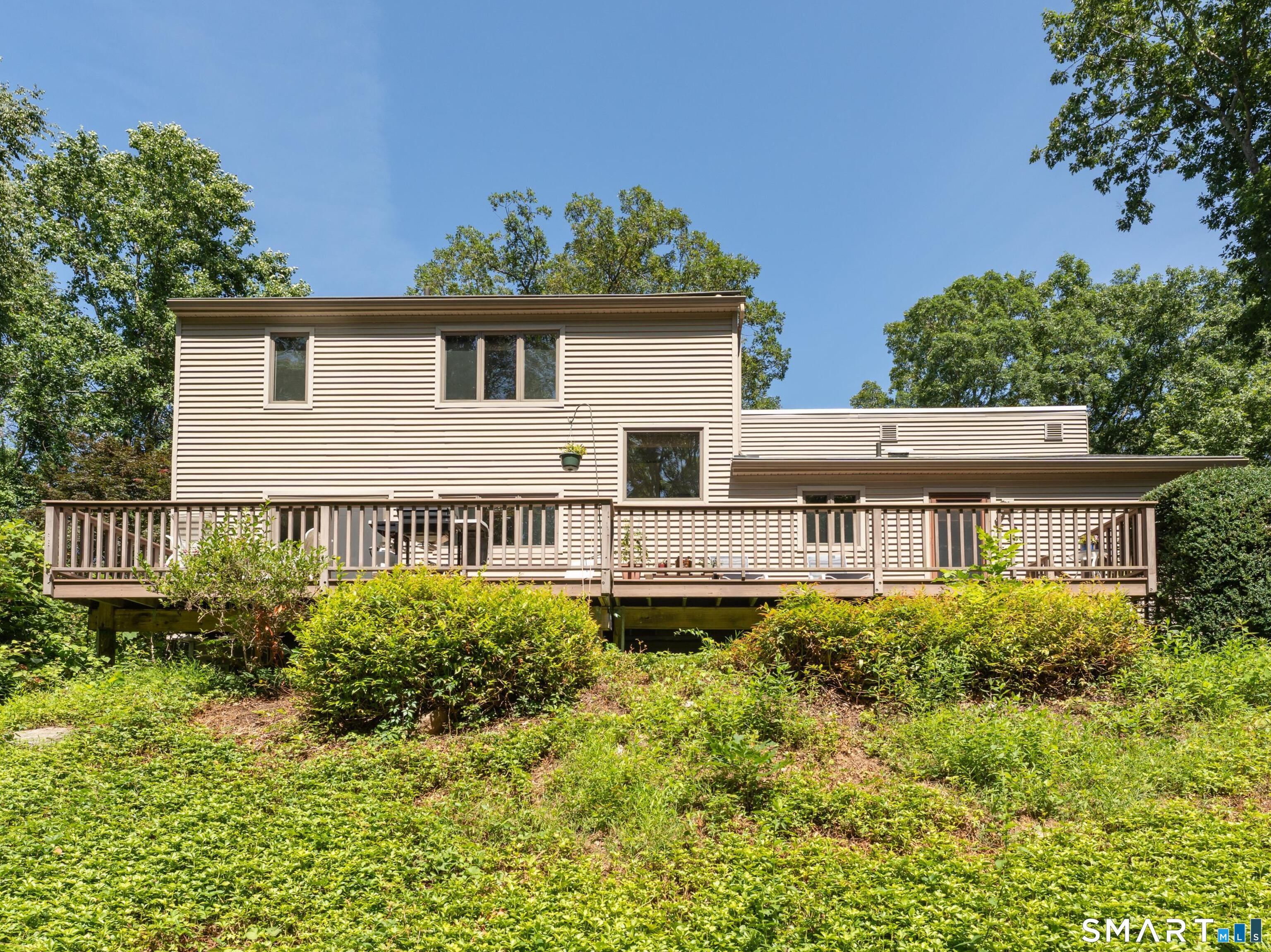 70 Hoadley Creek Circle Guilford CT 06437