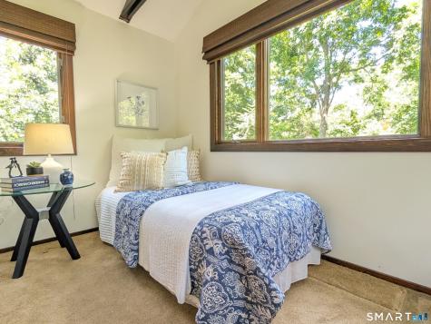 70 Hoadley Creek Circle Guilford CT 06437