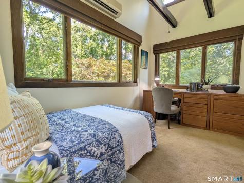 70 Hoadley Creek Circle Guilford CT 06437