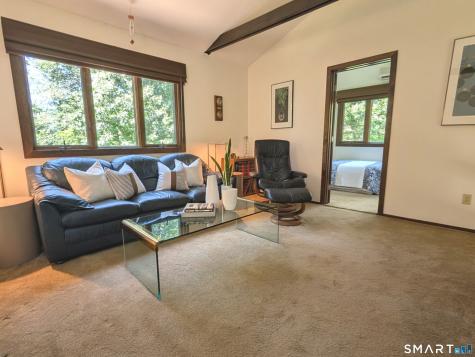 70 Hoadley Creek Circle Guilford CT 06437
