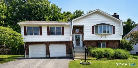 11 Middleway E East Waterbury CT 06708