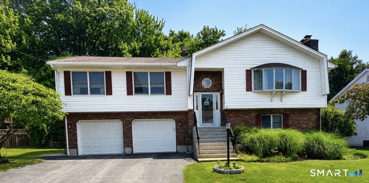 11 Middleway E East Waterbury CT 06708