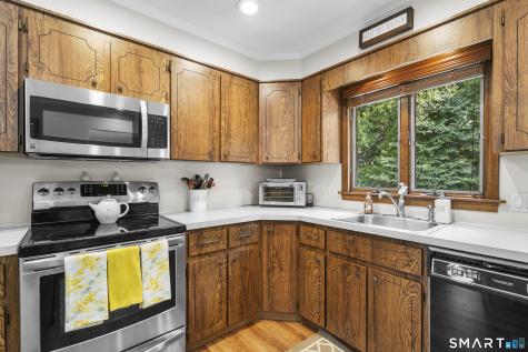 11 Middleway East Waterbury CT 06708