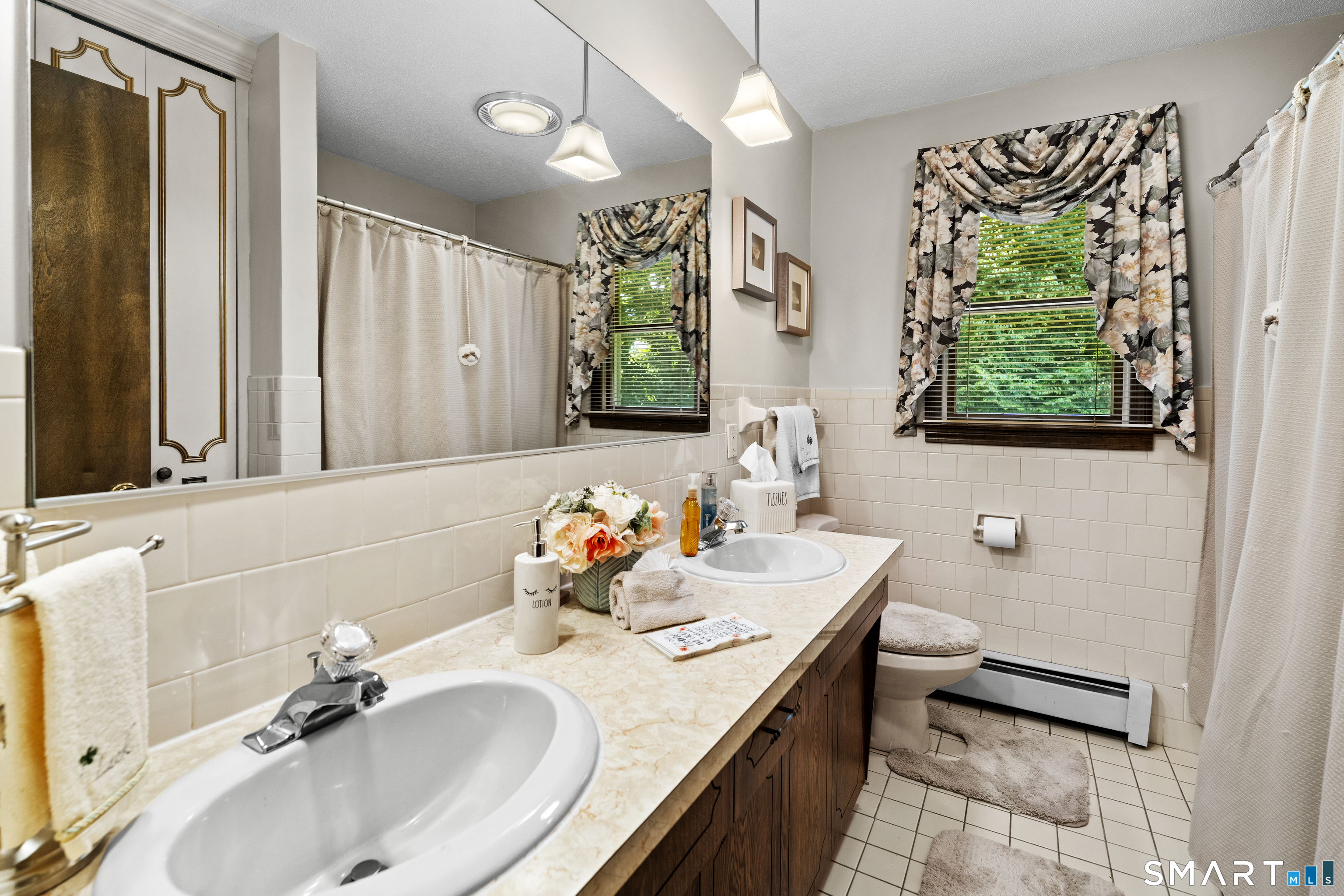 11 Middleway East Waterbury CT 06708