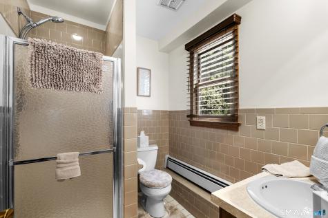 11 Middleway East Waterbury CT 06708