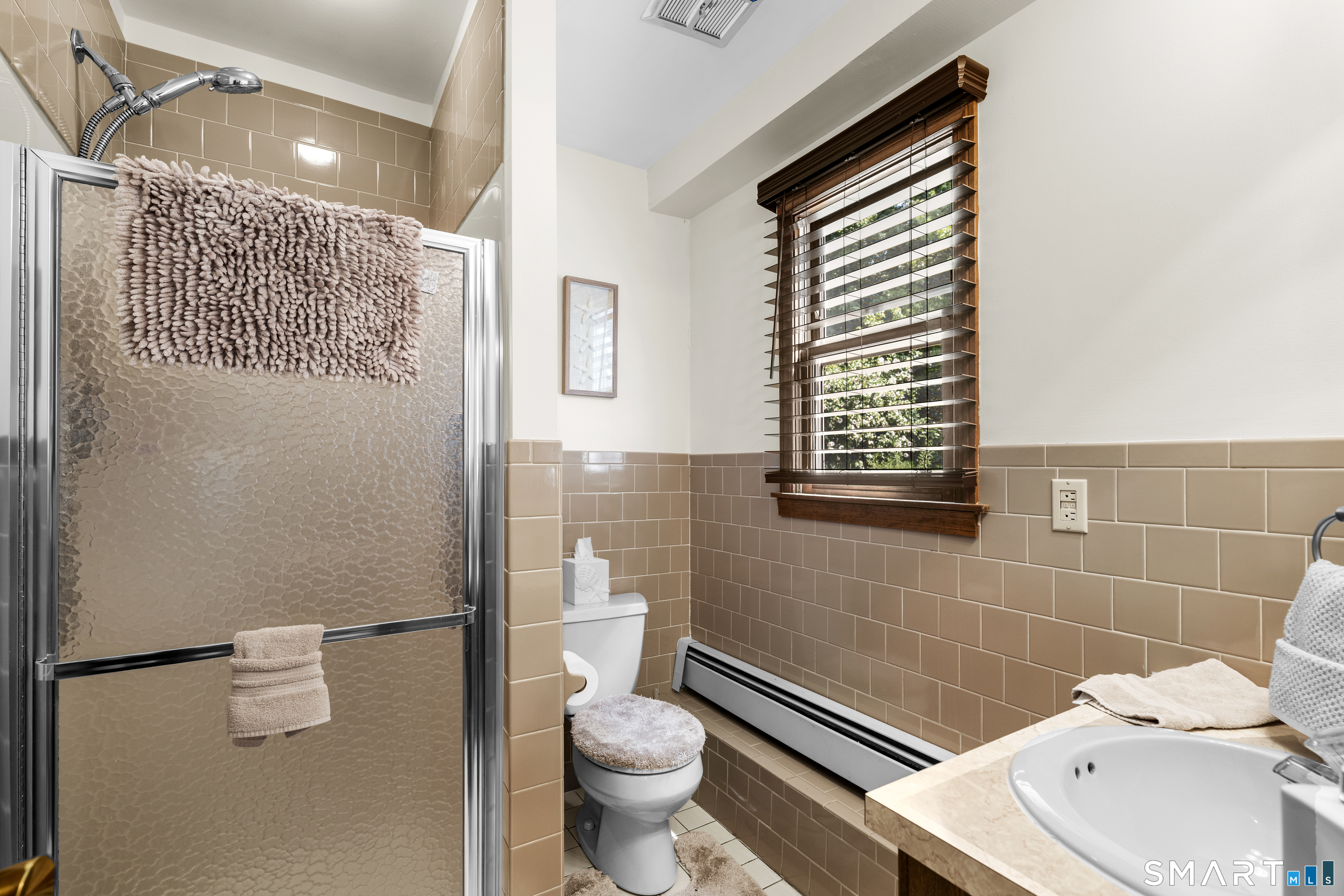 11 Middleway East Waterbury CT 06708