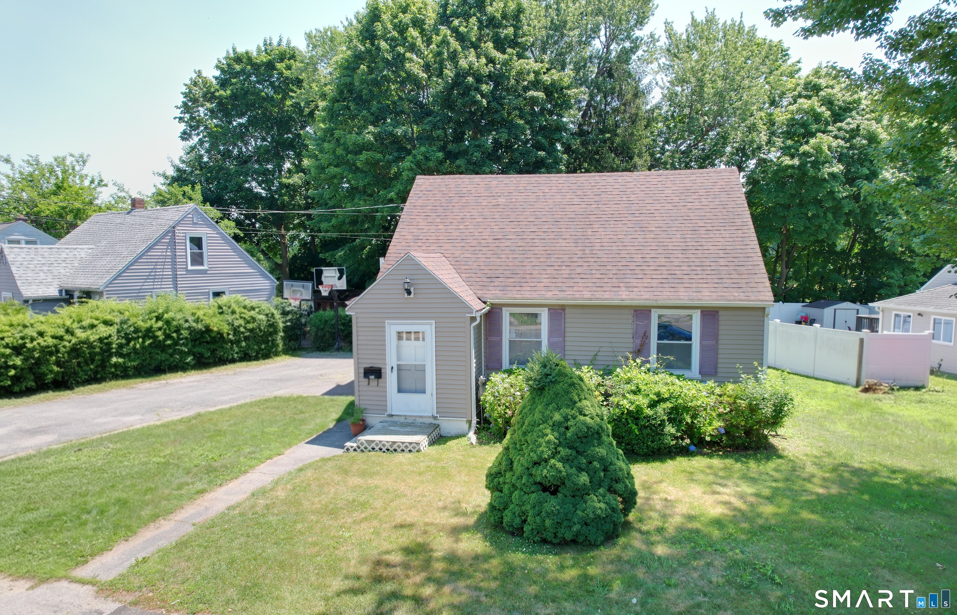 354 Edgewood Avenue Waterbury CT 06706