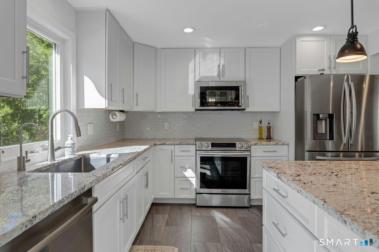 40 Greenridge Drive Brookfield CT 06804