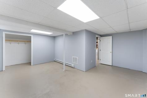 25 Mohegan Drive Griswold CT 06351