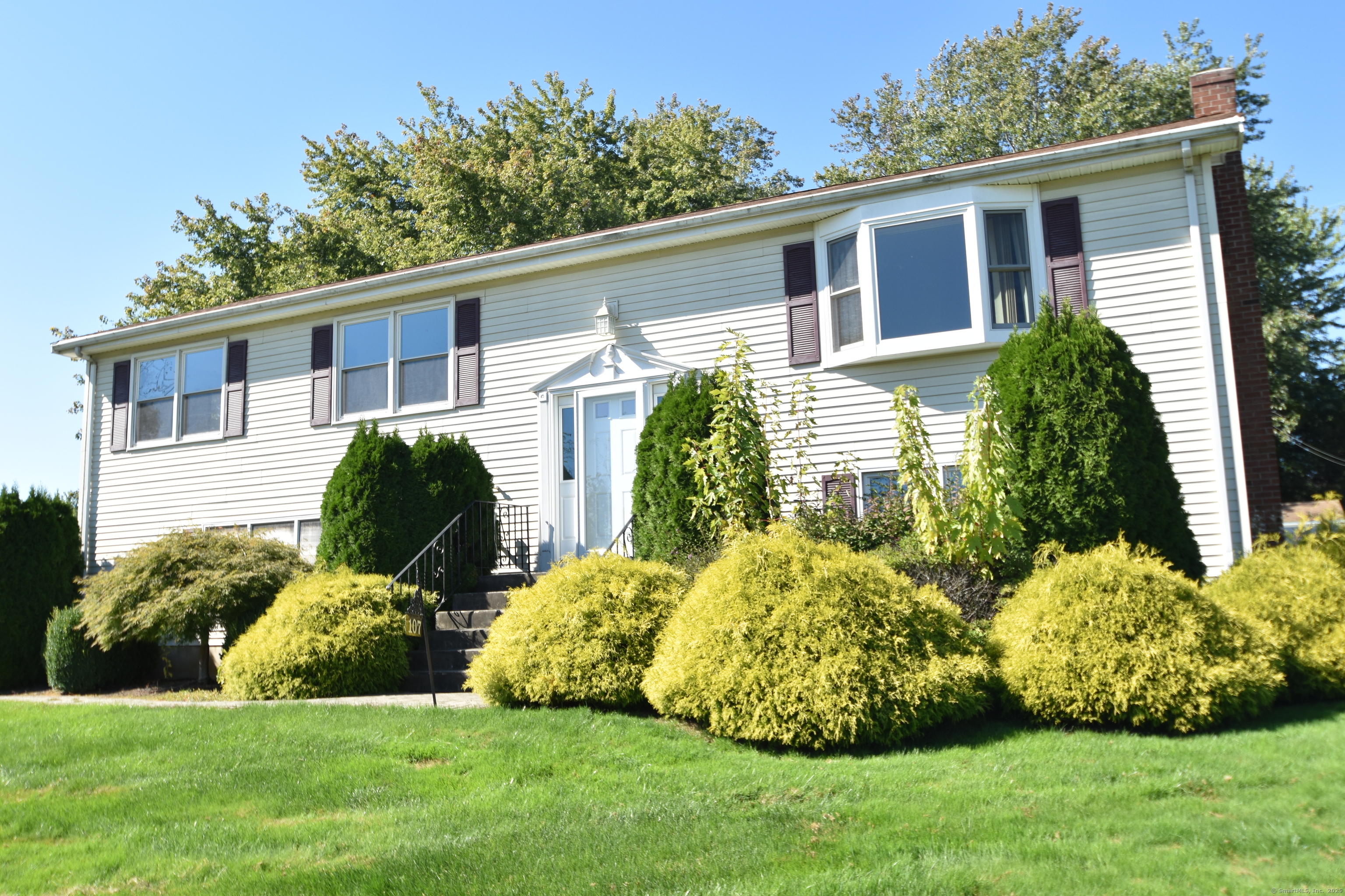 107 Sunnyfield Drive Windsor CT 06095