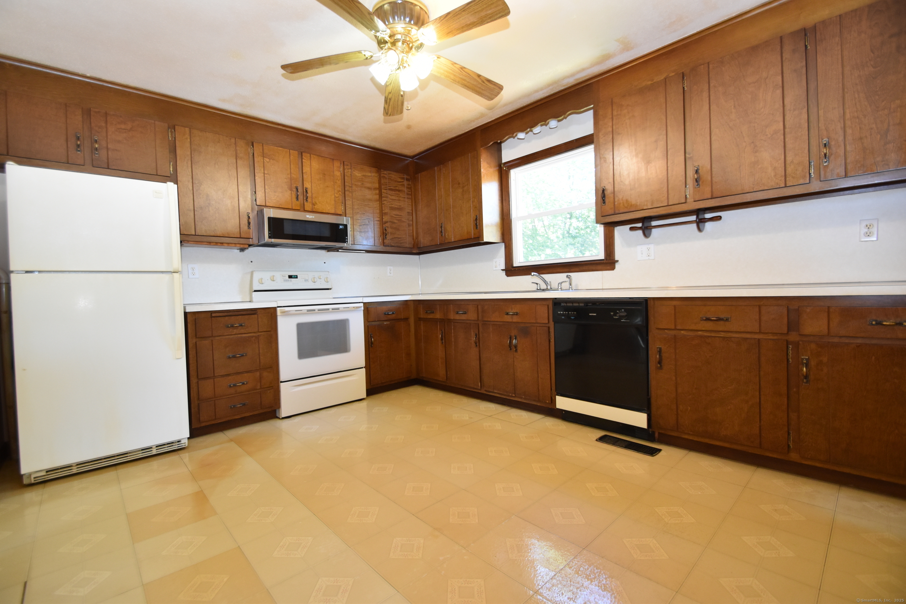 107 Sunnyfield Drive Windsor CT 06095