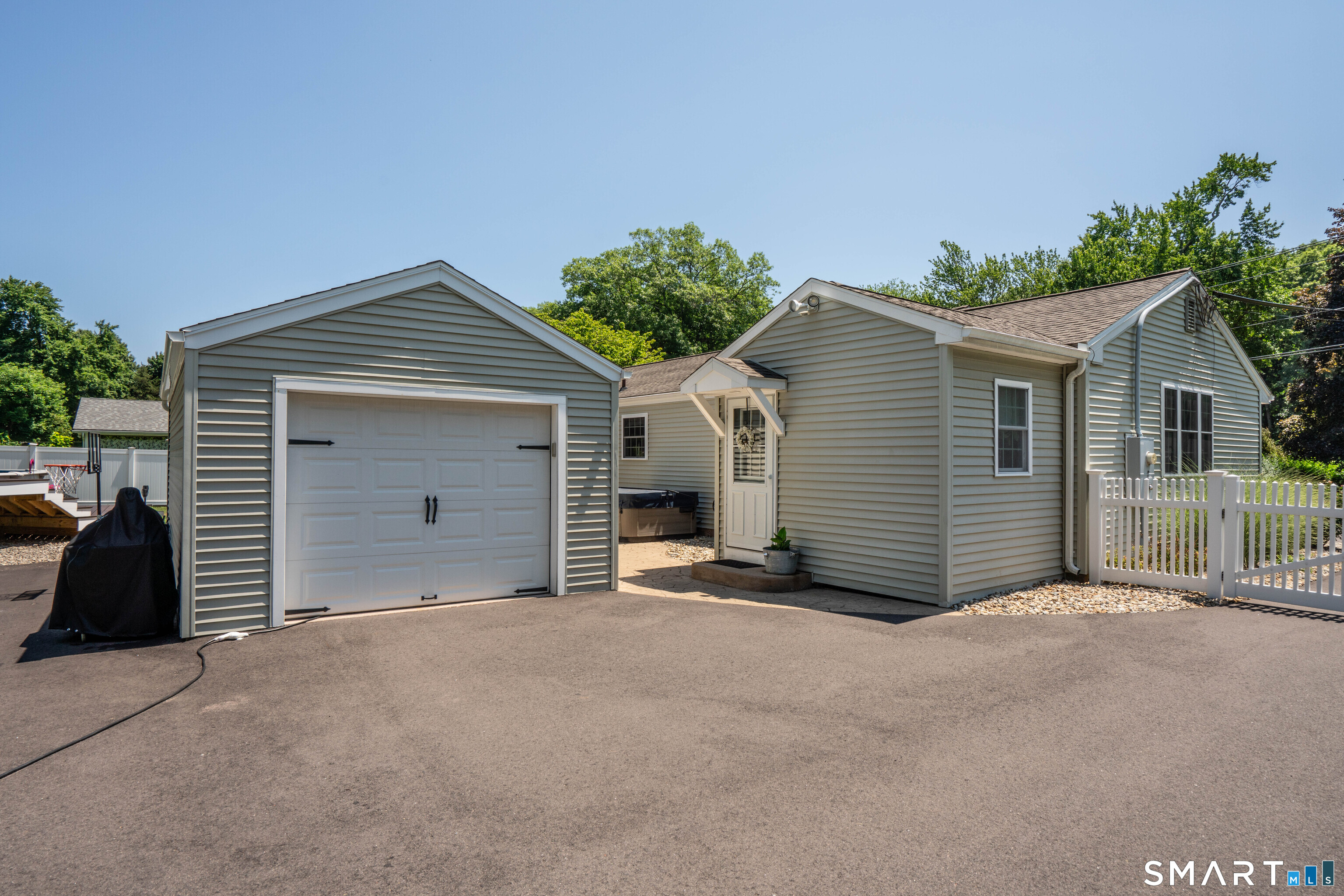 355 Burnham Street Manchester CT 06042