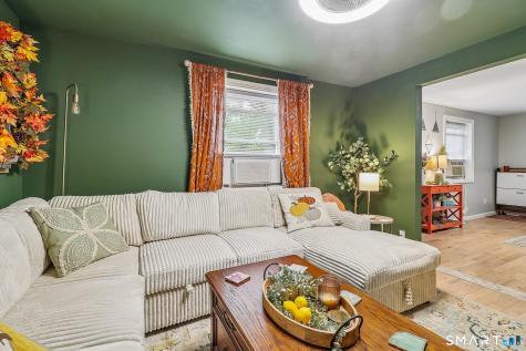 26 Farnsworth Street Hamden CT 06517