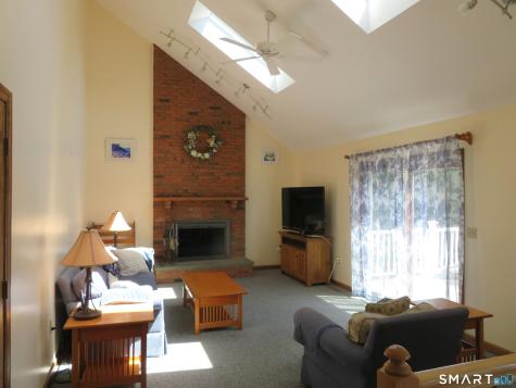 836 Wolf Hill Road Cheshire CT 06410