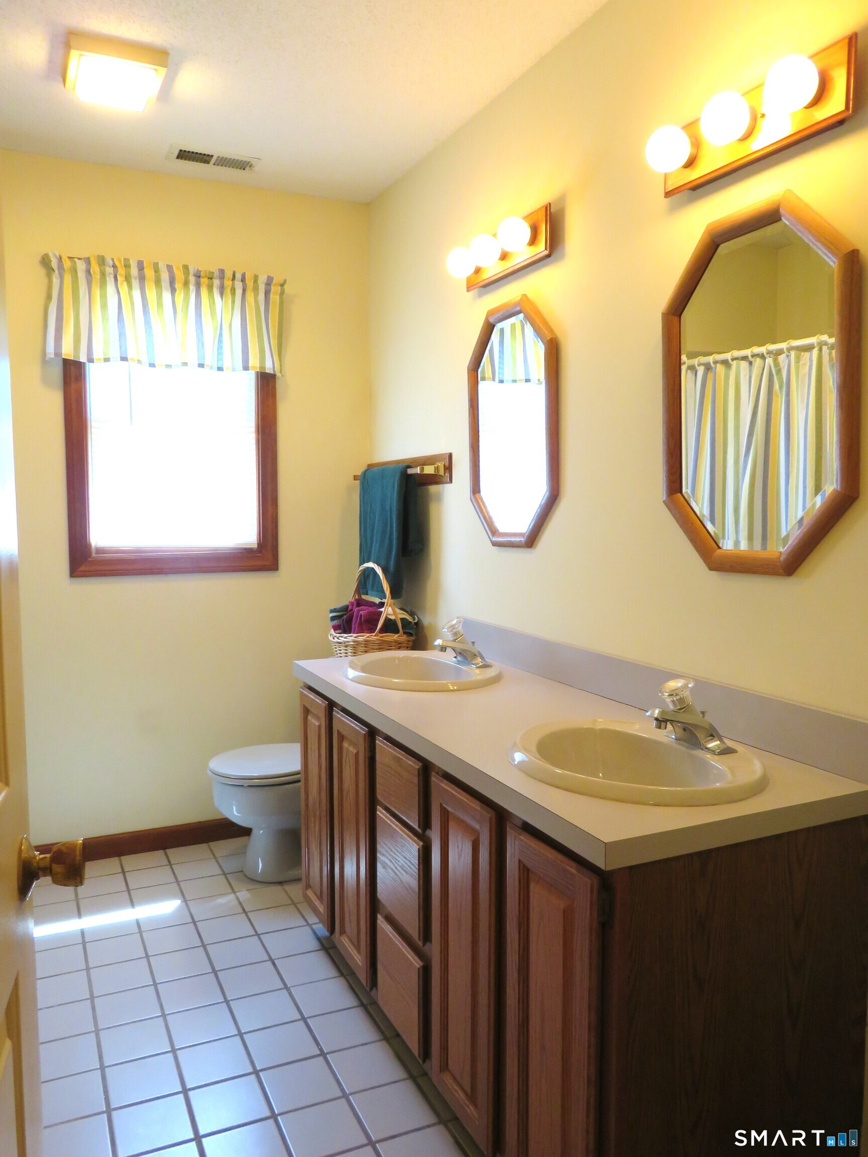 836 Wolf Hill Road Cheshire CT 06410