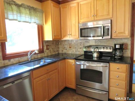836 Wolf Hill Road Cheshire CT 06410