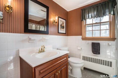 40 Glen Hollow West Hartford CT 06117