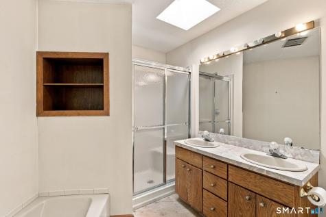 102 Glen Street Berlin CT 06037