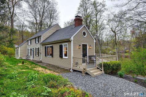 27 Chestnut Hill Road Newtown CT 06482