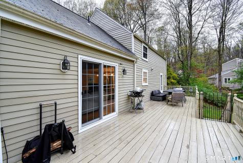 27 Chestnut Hill Road Newtown CT 06482