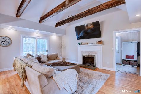 27 Chestnut Hill Road Newtown CT 06482