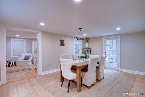 27 Chestnut Hill Road Newtown CT 06482