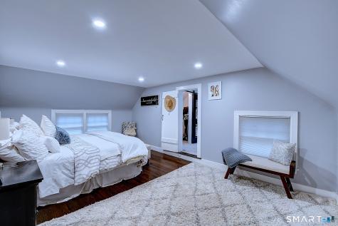 27 Chestnut Hill Road Newtown CT 06482