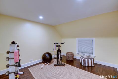 27 Chestnut Hill Road Newtown CT 06482